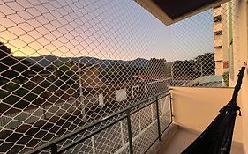 Apartamento beira mar vista para montanha em Massaguaçú